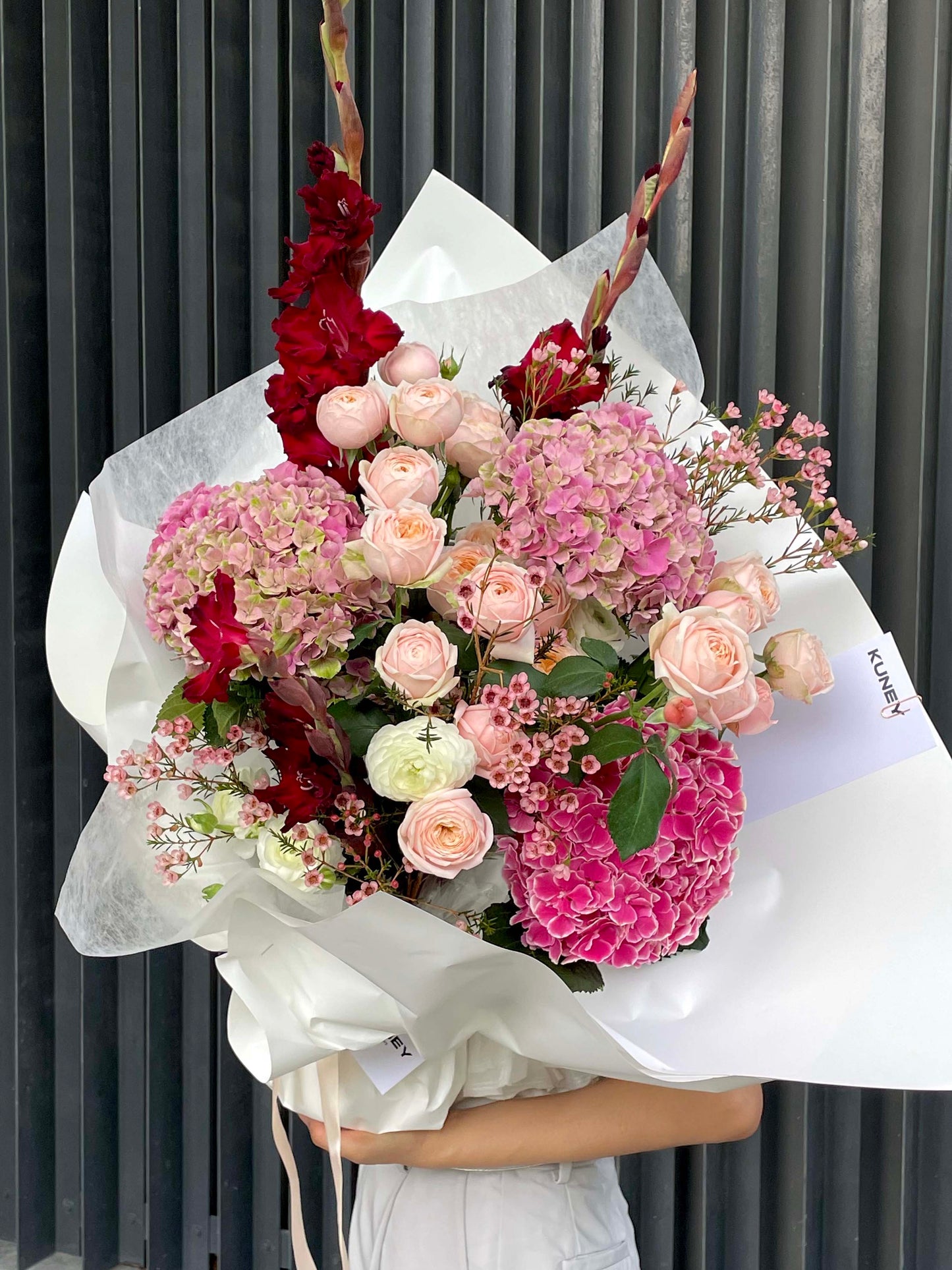Pink hydrangea bouquet Hong Kong flower delivery